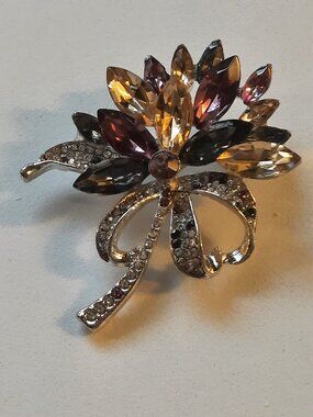 Brand New Crystal Beads And Rhinestones Brooch